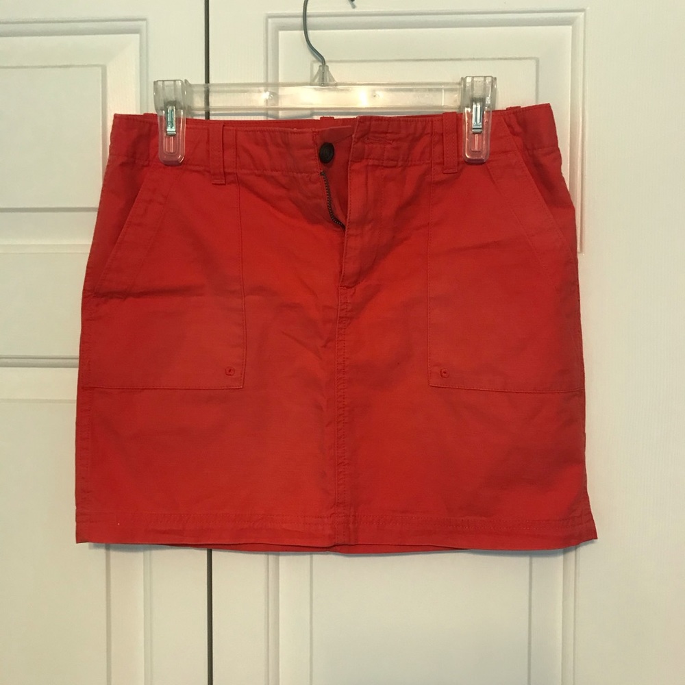 Gap utility skirt!